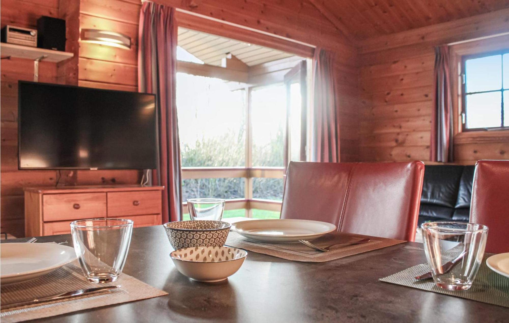 Awesome Home In Gramsbergen With Kitchen エクステリア 写真